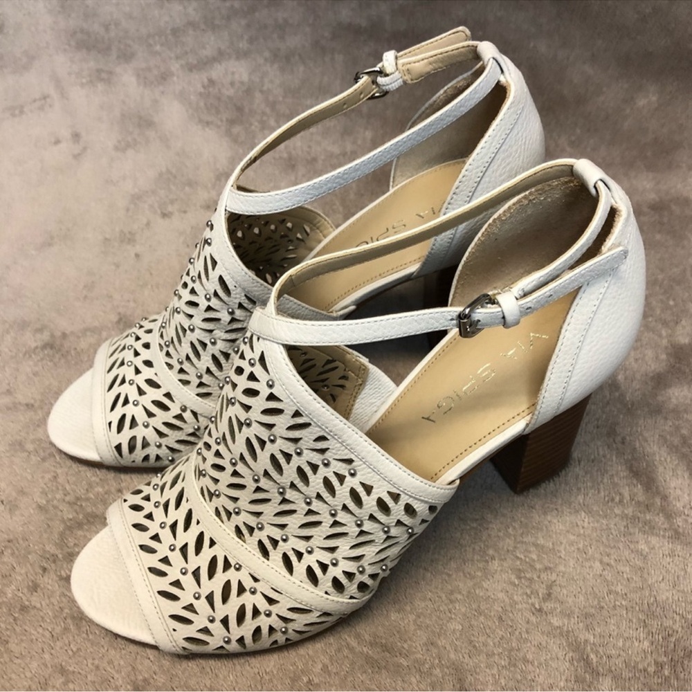 Via Spiga White Lasercut Pattered open Toe. Heels. Sz 8.5 - Picture 3 of 8